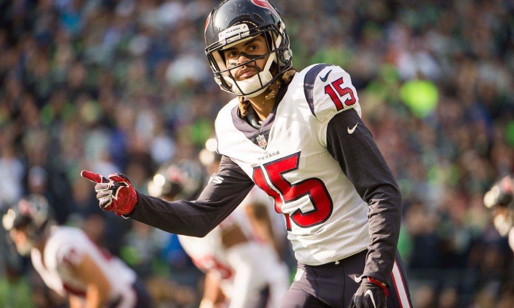 AYX- 田径大奖赛,岭南海豚队与关东铁骑队鏖战,VAR改判成焦点!主场山呼海啸